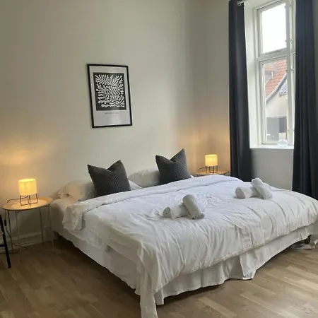 Apartman And Spacious For 4 *